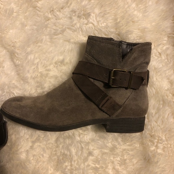 SOLE Society Boots - Picture 2 of 7